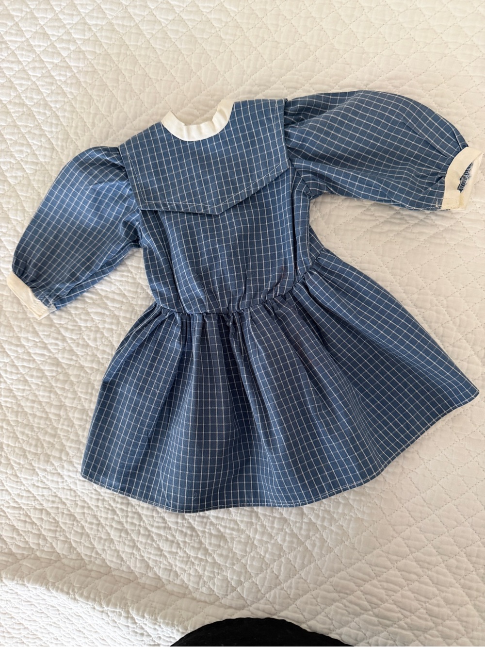 Pleasant Company ‘Samantha’  Play dress and white pinafore.